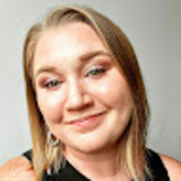 Meet your Posher, Emily - Picture 1 of 1